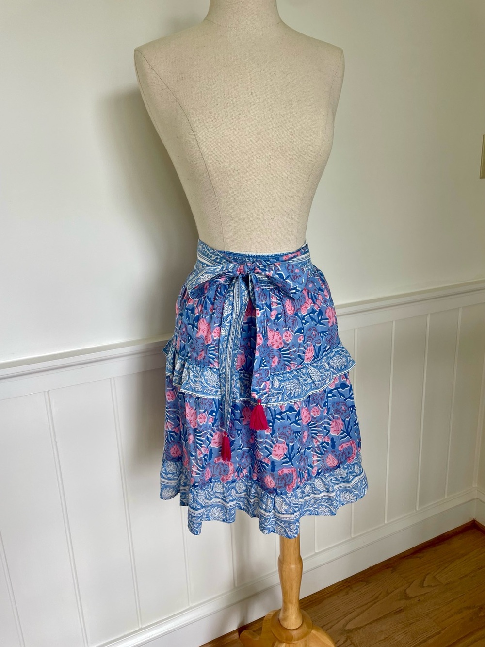 Bell by Alicia Bell Blue Floral Tiered Tie-Waist Skirt with Tassels M medium